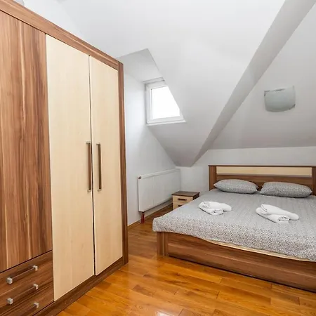 Apartment Spacious In Downtown